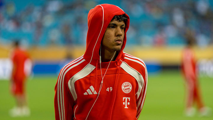 Adam Aznou steht vor dem Wechsel zum FC Everton