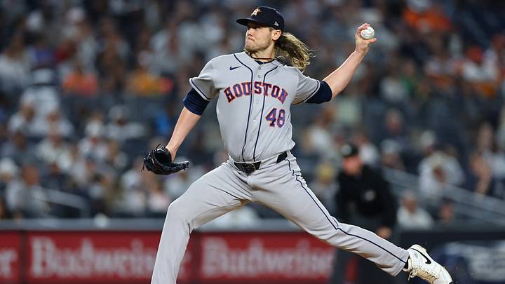 Aug 27, 2026; Bronx, New York, USA;  Houston Astros pitcher Steven Okert (48) pitches against the New York Yankees in the sixth inning at Yankee Stadium.  Mandatory Credit: Vincent Carchietta-Imagn Images