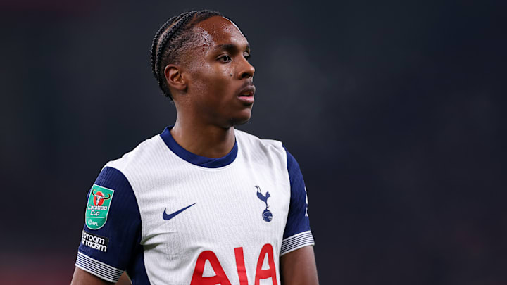 Mathys Tel hat sein Debüt für die Spurs gegeben.