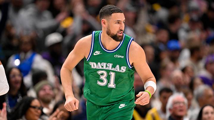 Jan 24, 2026; Dallas, Texas, USA; Dallas Mavericks guard Klay Thompson (31) runs back up the court against the Los Angeles Lakers during the game at the American Airlines Center. Mandatory Credit: Jerome Miron-Imagn Images