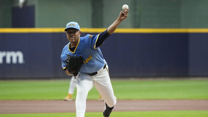 Aug 22, 2025; Milwaukee, Wisconsin, USA; Milwaukee Brewers pitcher Jose Quintana (62) delivers a pitch against the San Francisco Giants in the first inning at American Family Field. Mandatory Credit: Michael McLoone-Imagn Images