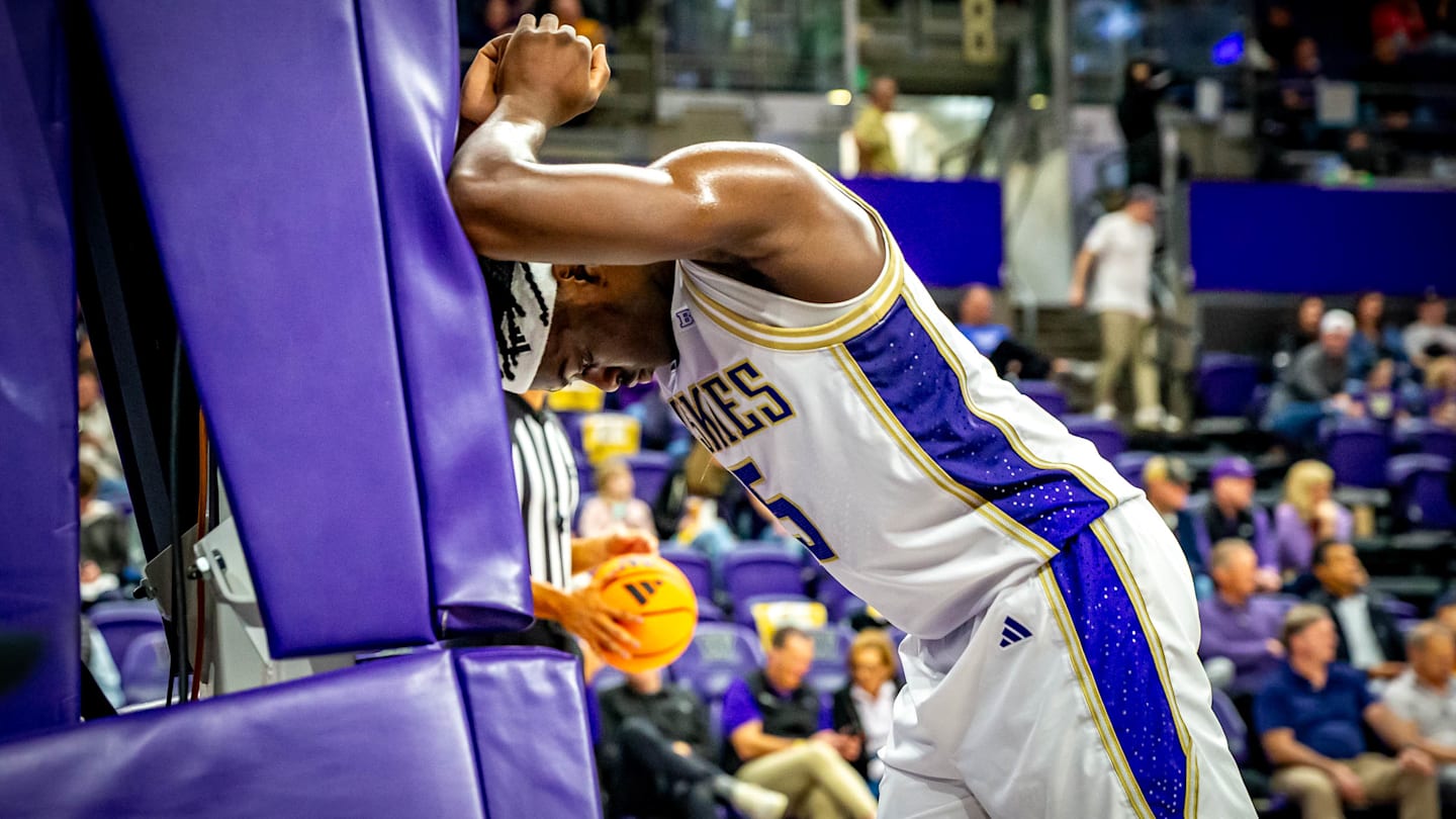 UW Basketball Left Reeling By Week of Departures