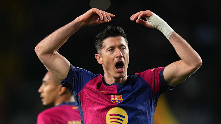 Robert Lewandowski a inscrit son 34e but de la saison face à la Real Sociedad. Robert Lewandowski a inscrit son 34e but de la saison face à la Real Sociedad.