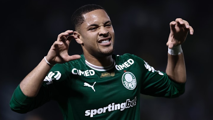 Vitor Roque marcou duas vezes contra o Capivariano