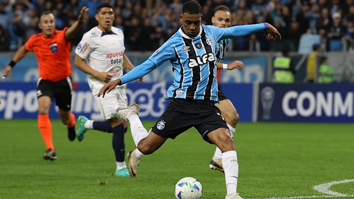 André Henrique deve ser titular no Estrela D'Alva