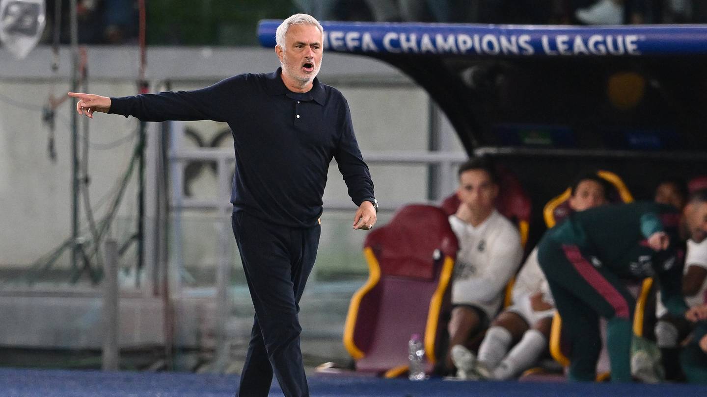 El Real Madrid gana, pero el planteamiento de Mourinho preocupa