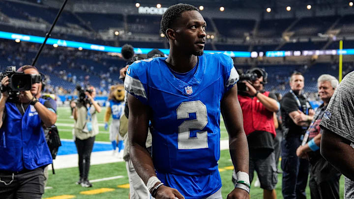 Detroit Lions quarterback Hendon Hooker (2).