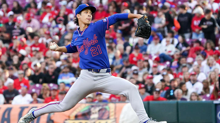 Sep 6, 2025; Cincinnati, Ohio, USA; New York Mets pitcher Jonah Tong (21) delivers a pitch in the first inning of a MLB game between the Cincinnati Reds and New York Mets, Saturday, Sept. 6, 2025, at Great American Ball Park in downtown Cincinnati. Mandatory Credit: Frank Bowen IV-USA TODAY Network via Imagn Images Sep 6, 2025; Cincinnati, Ohio, USA; New York Mets pitcher Jonah Tong (21) delivers a pitch in the first inning of a MLB game between the Cincinnati Reds and New York Mets, Saturday, Sept. 6, 2025, at Great American Ball Park in downtown Cincinnati. Mandatory Credit: Frank Bowen IV-USA TODAY Network via Imagn Images