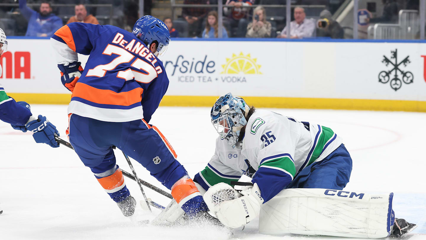 NY Islanders play rare stinker at home; lose 4-1 to the Vancouver Canucks