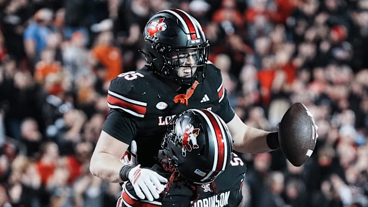 Louisville is a road underdog against SMU in Week 12 college football action.