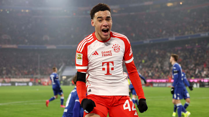 Jamal Musiala soll den FC Bayern langfristig mit seinen Tricks und Toren begeistern. Jamal Musiala soll den FC Bayern langfristig mit seinen Tricks und Toren begeistern.