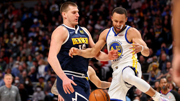 Nuggets visitan a Warriors en el inicio de los playoffs
