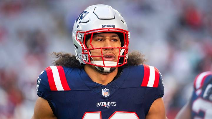 Dec 15, 2024; Glendale, Arizona, USA; New England Patriots linebacker Jahlani Tavai (48) against the Arizona Cardinals at State Farm Stadium. Mandatory Credit: Mark J. Rebilas-Imagn Images Dec 15, 2024; Glendale, Arizona, USA; New England Patriots linebacker Jahlani Tavai (48) against the Arizona Cardinals at State Farm Stadium. Mandatory Credit: Mark J. Rebilas-Imagn Images