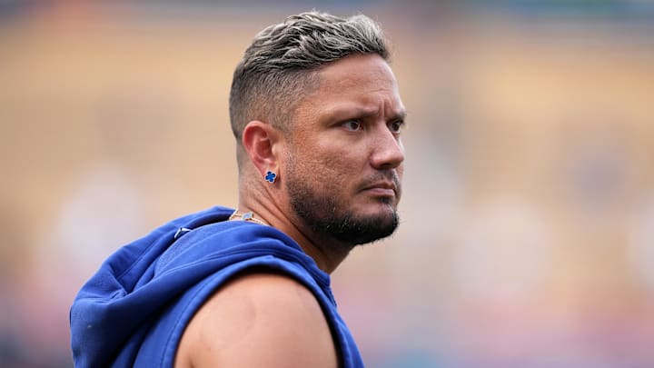Mar 30, 2026; Los Angeles, California, USA; Los Angeles Dodgers second baseman Miguel Rojas (72 during batting practice before the game against the Cleveland Guardians at Dodger Stadium. Mandatory Credit: Kirby Lee-Imagn Images