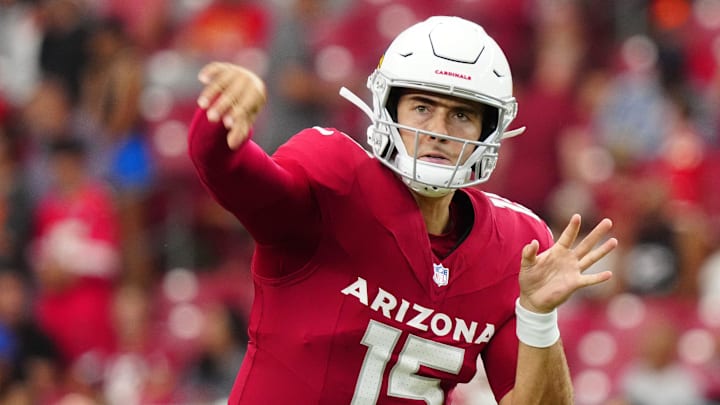Cardinals quarterback Clayton Tune (15) throws a pass prior to a preseason game against the Chiefs at State Farm Stadium on Aug. 9, 2025, in Glendale. Cardinals quarterback Clayton Tune (15) throws a pass prior to a preseason game against the Chiefs at State Farm Stadium on Aug. 9, 2025, in Glendale.