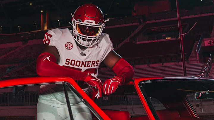 5-star offensive lineman Michael Fasusi on a visit to Oklahoma