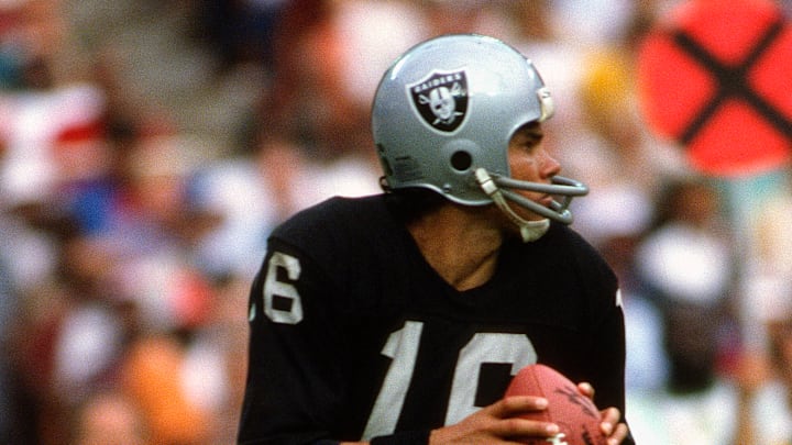 Los Angeles Raiders Raiders v Washington Redskins