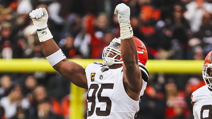 Cleveland Browns defensive end Myles Garrett (95)