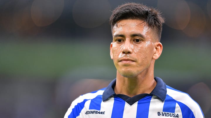 El argentino Maxi Meza de Rayados interesa al Sevilla de España, sin embargo, aún no hay ninguna oferta formal.