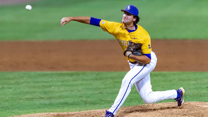 Mavrick Rizzy 48, The LSU Tigers take on Little Rock in game 6 of the 2025 NCAA Div 1 Regional Baseball Championship at Alex Box Stadium Mavrick Rizzy 48, The LSU Tigers take on Little Rock in game 6 of the 2025 NCAA Div 1 Regional Baseball Championship at Alex Box Stadium