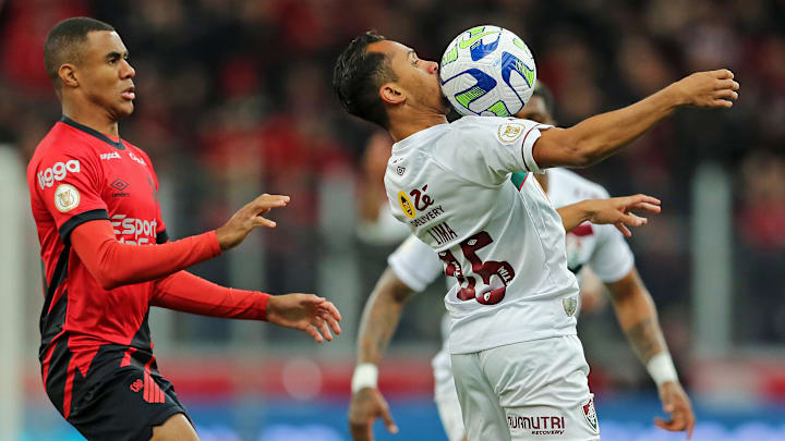 Fluminense e Athletico fazem duelo direto contra o Z4.