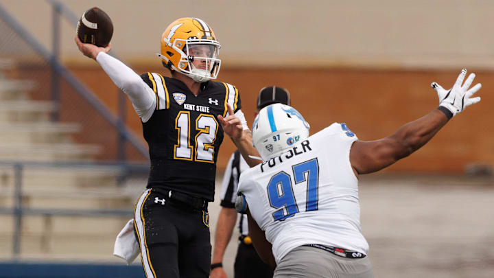 Buffalo defensive tackle Junior Poyser signed with the Wisconsin Badgers in the transfer portal. Buffalo defensive tackle Junior Poyser signed with the Wisconsin Badgers in the transfer portal.