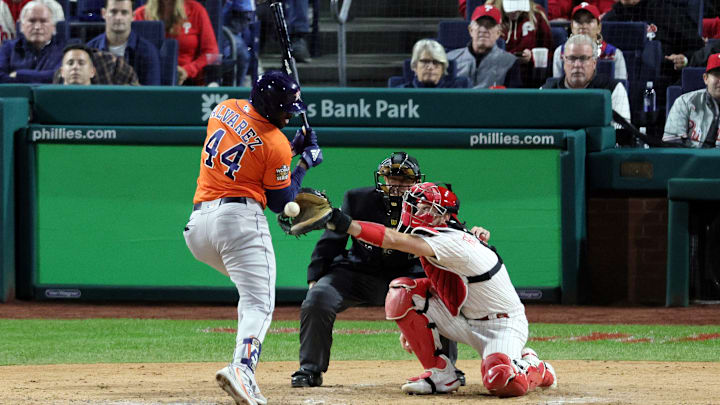 Yordan Álvarez fue golpeado y Astros anotaron