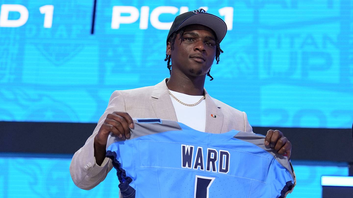 Titans Rookie QB Cam Ward Faces Leadership Doubts