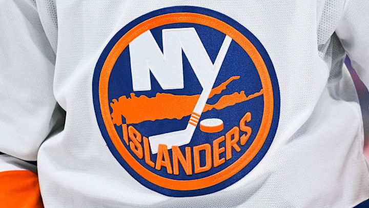 Feb 11, 2023; Montreal, Quebec, CAN; View of a New York Islanders logo on a jersey worn by a member of the team against the Montreal Canadiens during the second period at Bell Centre. Mandatory Credit: David Kirouac-Imagn Images