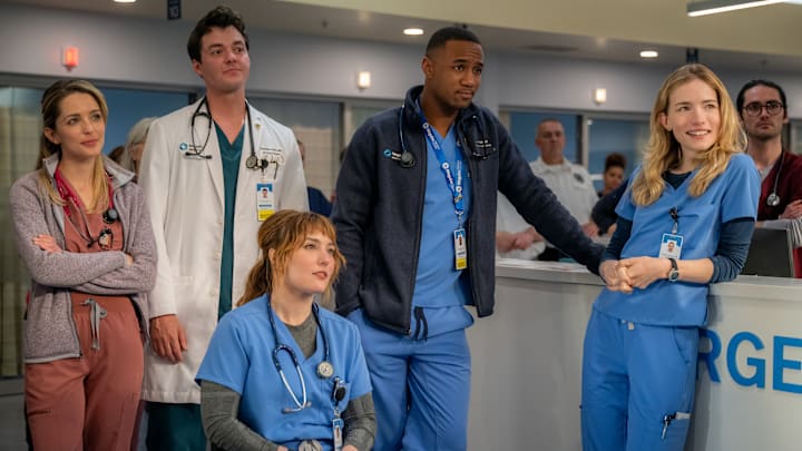 PULSE. (L-R) Jessica Rothe as Cass Himmelstein, Jack Bannon as Dr. Tom Cole, Jessy Yates as Harper, Jessie T. Usher as Sam Elijah, and Willa Fitzgerald as Danny in Episode 101 of Pulse