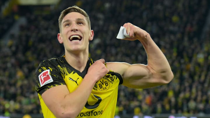 Nico Schlotterbeck wird wohl vorerst nicht die Muskeln in München spielen lassen Nico Schlotterbeck wird wohl vorerst nicht die Muskeln in München spielen lassen