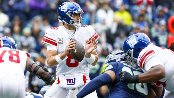  New York Giants quarterback Daniel Jones (8)