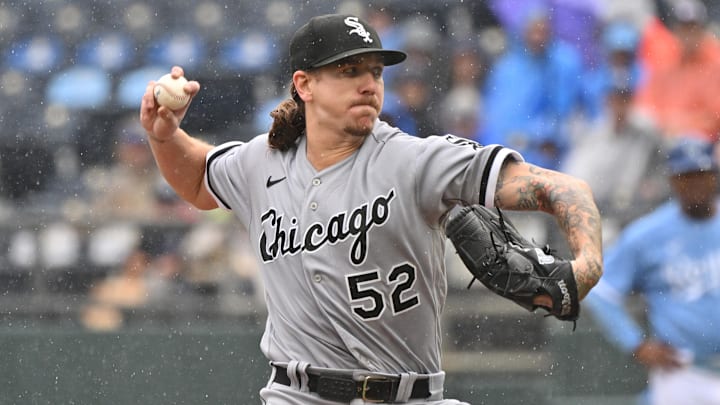 May 11, 2023; Kansas City, Missouri, USA;  Chicago White Sox starting pitcher Mike Clevinger (52)