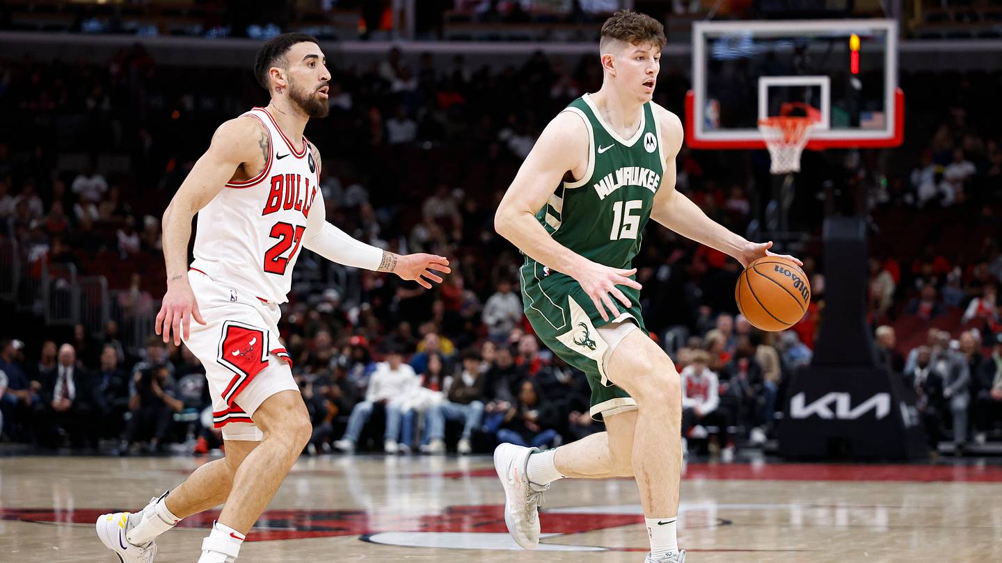 Liam Robbins' Knicks Outlook Is Complicated After Sign-and-Waive