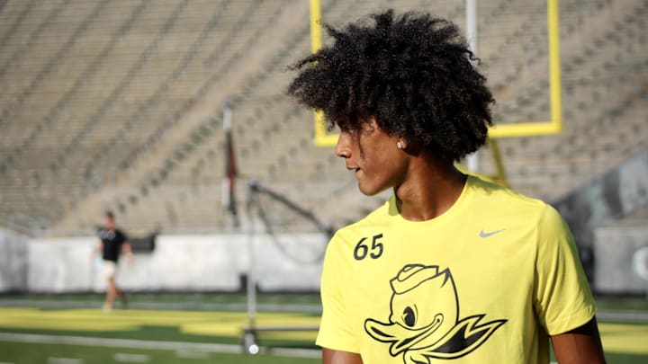 July 27, 2024; Eugene, OR, USA; Chris Henry Jr. part of the top-ranked recruits flocked to Eugene for the 2024 Oregon Ducks Saturday Night Live ; Mandatory credit: Zachary Neel-USA TODAY NETWORK via Imagn Images