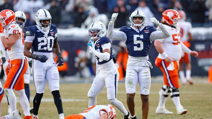 Penn State Nittany Lions cornerback Daryus Dixson (5) celebrates after a defensive stop against the Clemson Tigers in the 2025 Pinstripe Bowl at Yankee Stadium. Penn State Nittany Lions cornerback Daryus Dixson (5) celebrates after a defensive stop against the Clemson Tigers in the 2025 Pinstripe Bowl at Yankee Stadium.