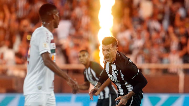 Cuesta foi o artilheiro do Clássico Vovô