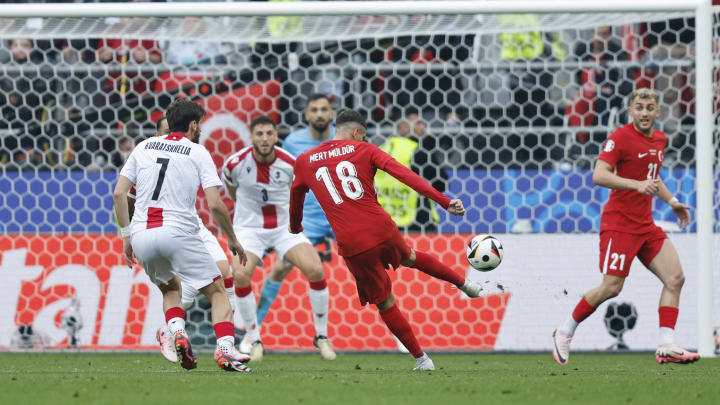 Mert Muldur a marqué d'une sublime volée 