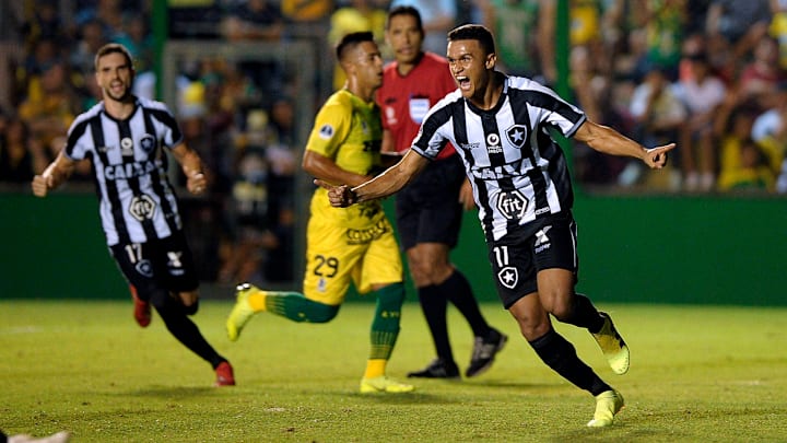 Alvinegro não tomou conhecimento do rival argentino