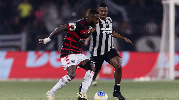 Premiação da Supercopa do Brasil para Flamengo e Botafogo