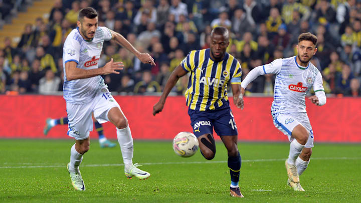 Equatoriano é jogador do Fenerbahçe, da Turquia