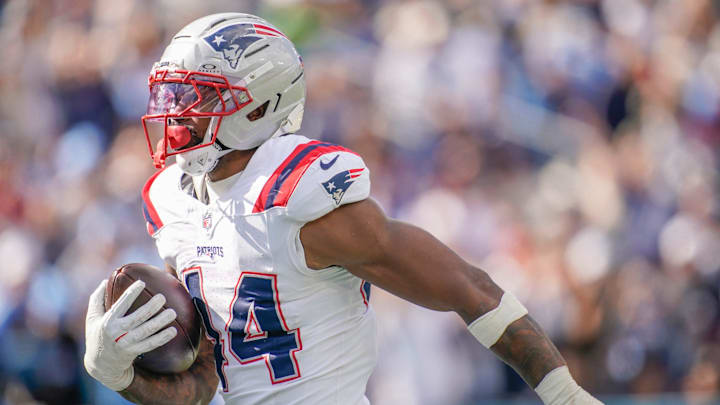New England Patriots linebacker K'Lavon Chaisson (44) runs in a touchdown off a Tennessee Titans fumble during the third quarter at Nissan Stadium in Nashville, Tenn., Sunday, Oct. 19, 2025.