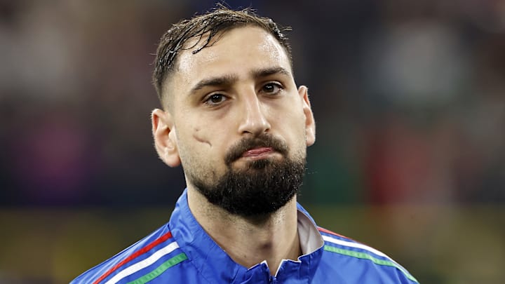 Gianluigi Donnarumma hat eine große Narbe auf der Wange Gianluigi Donnarumma hat eine große Narbe auf der Wange