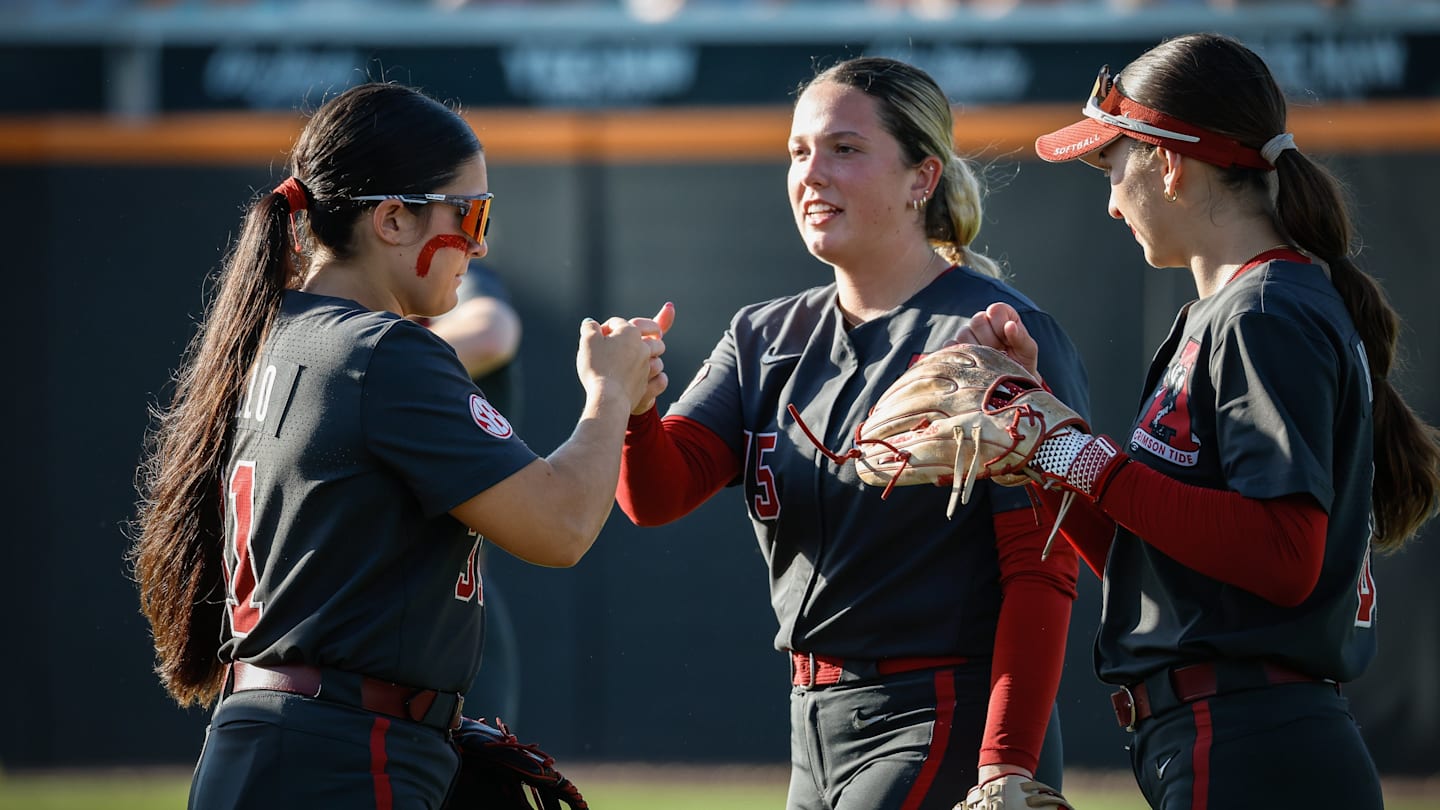 No. 2 Alabama Loses Finale at No. 9 Tennessee for First Series Loss of Season
