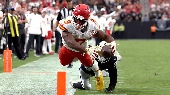 Oct 4, 2026; Paradise, Nevada, USA; Kansas City Chiefs running back Kenneth Walker III (9) runs for a twenty-two touchdown against Las Vegas Raiders safety Treydan Stukes (31) during the fourth quarter at Allegiant Stadium. Mandatory Credit: David Brytus-Imagn Images TPX IMAGES OF THE DAY Oct 4, 2026; Paradise, Nevada, USA; Kansas City Chiefs running back Kenneth Walker III (9) runs for a twenty-two touchdown against Las Vegas Raiders safety Treydan Stukes (31) during the fourth quarter at Allegiant Stadium. Mandatory Credit: David Brytus-Imagn Images TPX IMAGES OF THE DAY