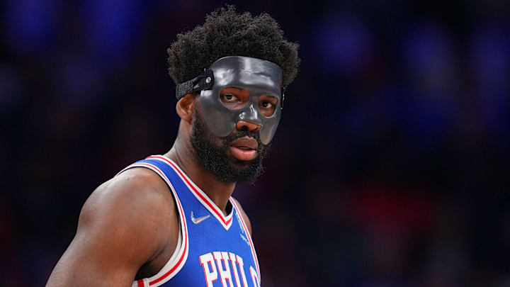 Joel Embiid utilizó una máscara con Philadelphia 76ers, por una lesión facial 
