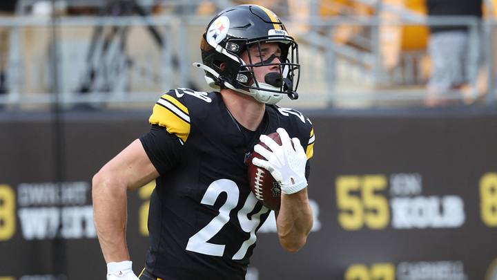 Aug 13, 2026; Pittsburgh, Pennsylvania, USA; Pittsburgh Steelers running back Eli Heidenreich (29) warms up before the game against the Green Bay Packers at Acrisure Stadium. Mandatory Credit: Charles LeClaire-Imagn Images Aug 13, 2026; Pittsburgh, Pennsylvania, USA; Pittsburgh Steelers running back Eli Heidenreich (29) warms up before the game against the Green Bay Packers at Acrisure Stadium. Mandatory Credit: Charles LeClaire-Imagn Images