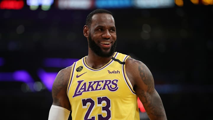 LeBron James firmó nuevo acuerdo con Lakers