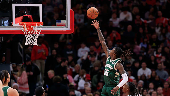 Milwaukee Bucks v Chicago Bulls
