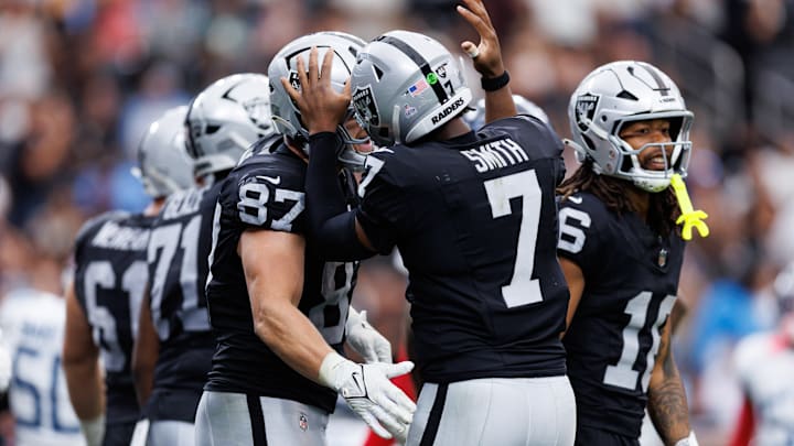 Tennessee Titans v Las Vegas Raiders